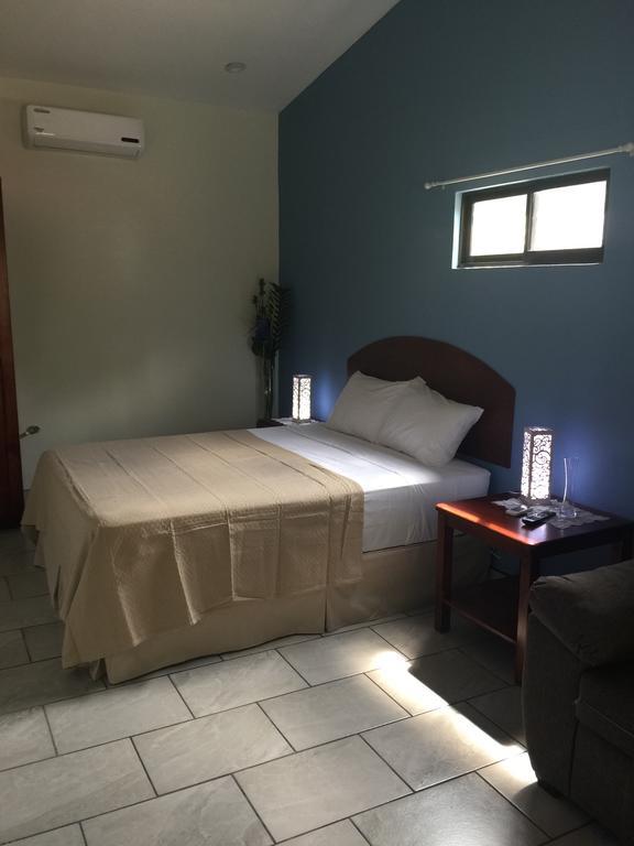 Guest House Playa Flamingo Ngoại thất bức ảnh
